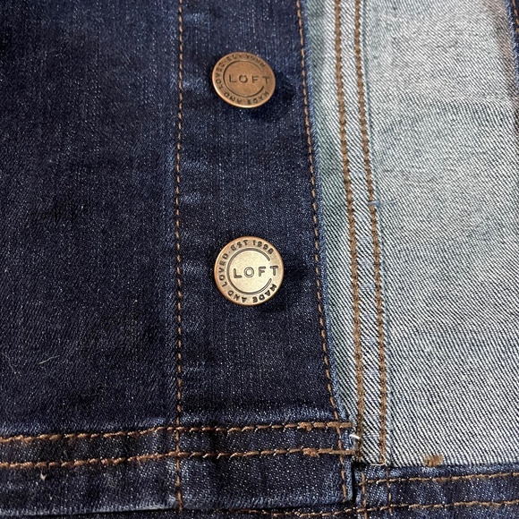 LOFT | Denim Button Up Skirt | Size 6 - Picture 6 of 7